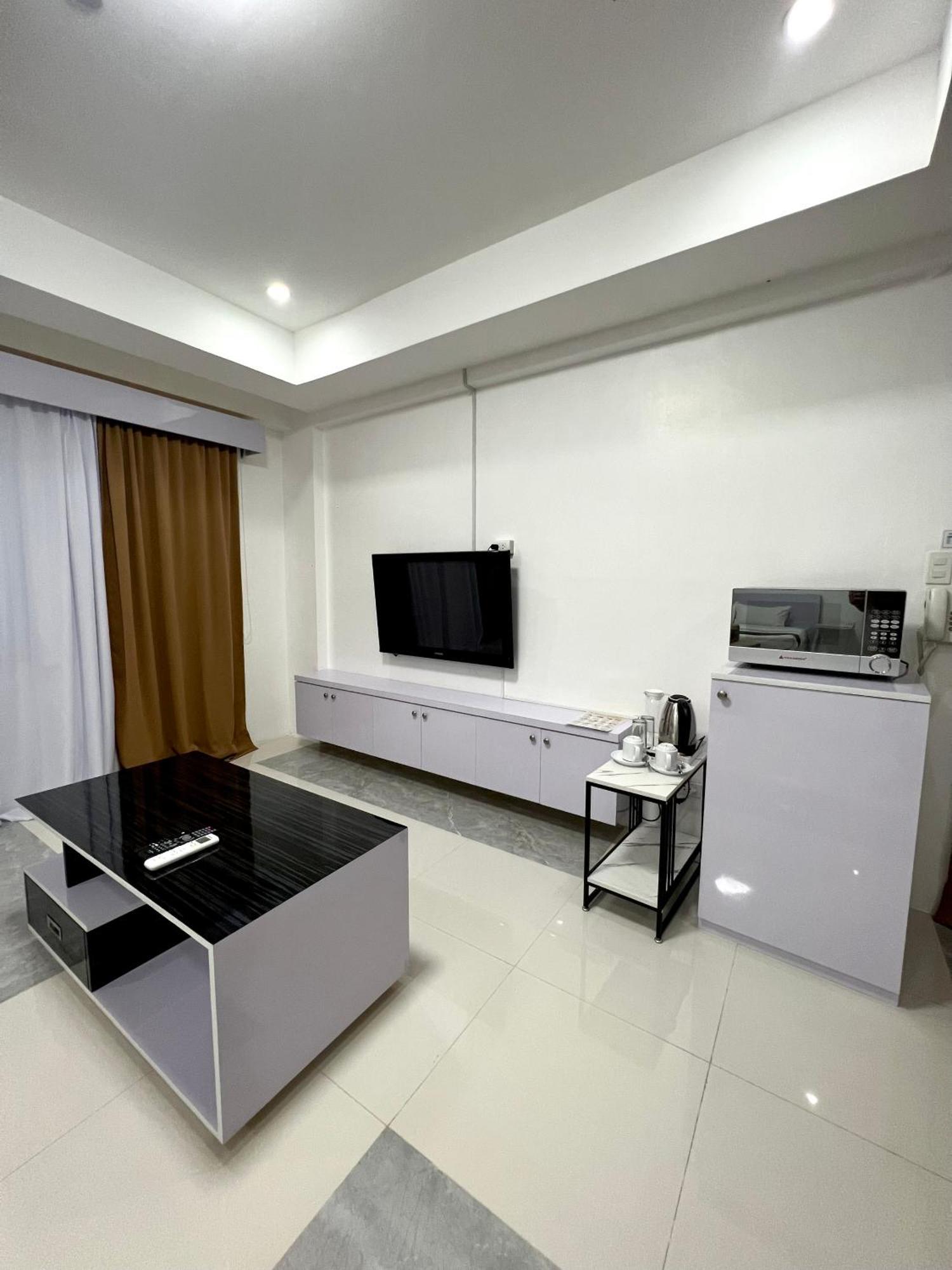 Staycation Hotel San Jose  Extérieur photo