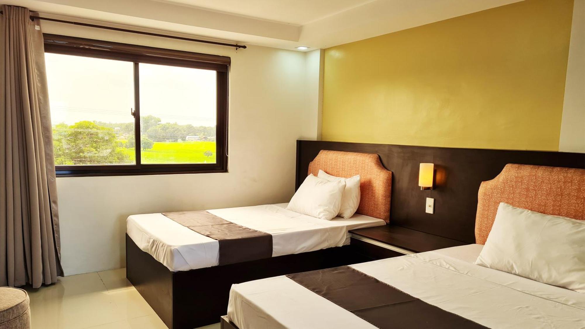Staycation Hotel San Jose  Extérieur photo