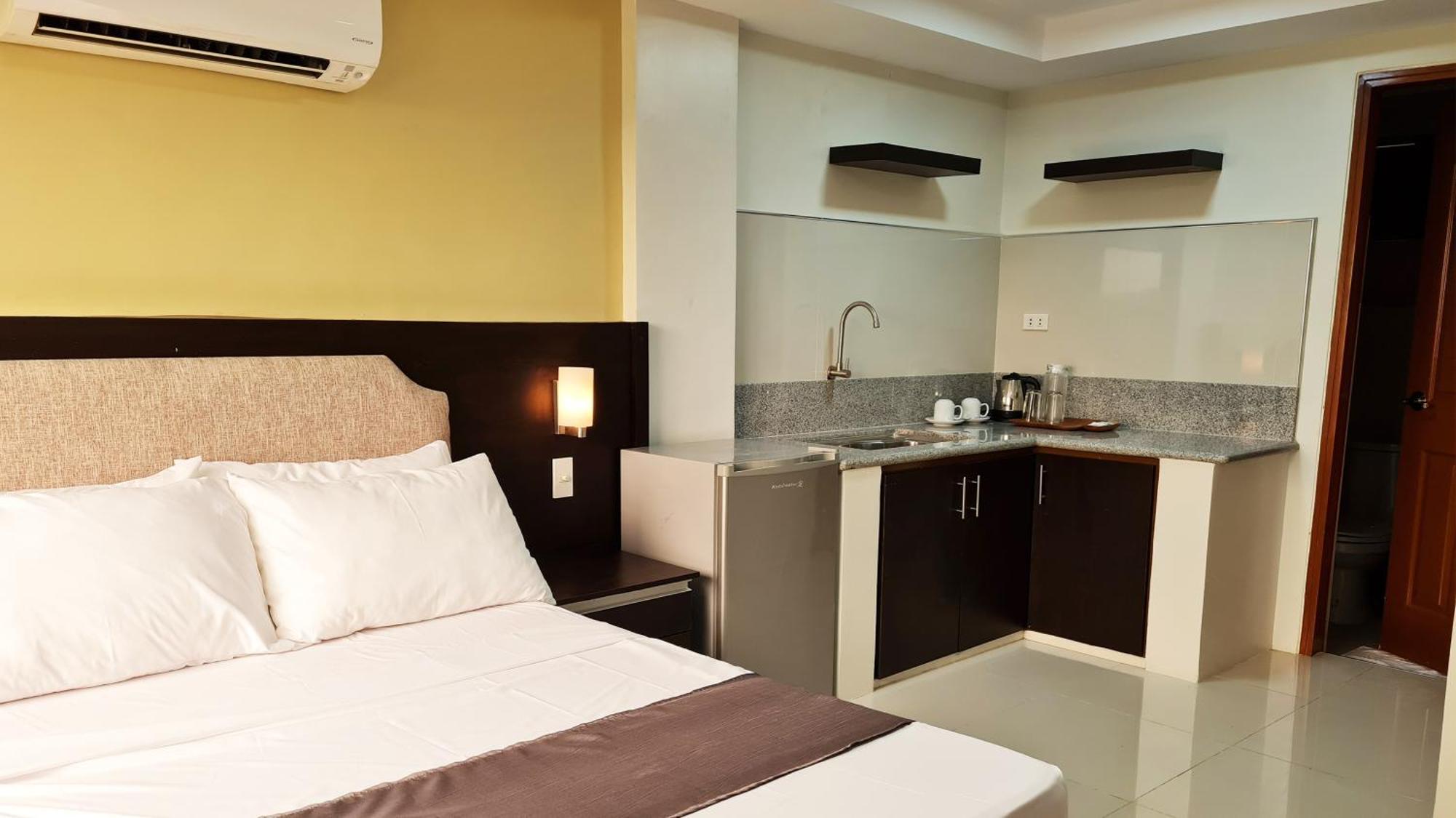 Staycation Hotel San Jose  Extérieur photo