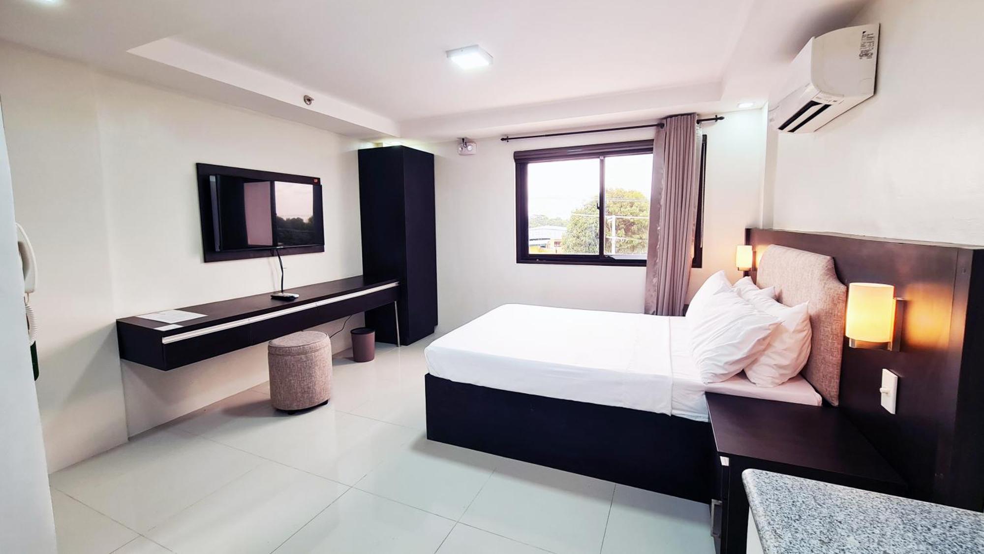 Staycation Hotel San Jose  Extérieur photo